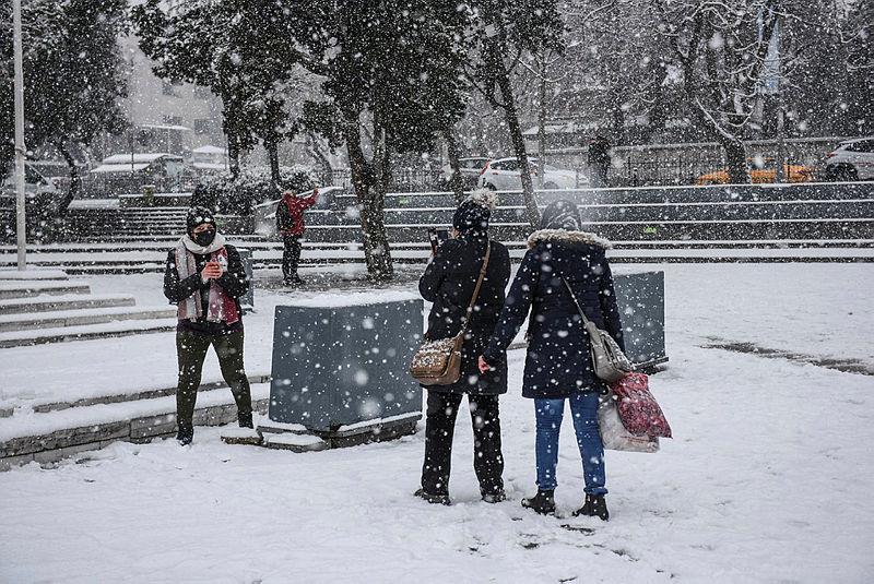 İstanbula kar yağışı uyarısı! Meteoroloji yeni hava durumu raporunu yayınladı| İstanbulda kar hangi gün yağacak? Sıcaklık eksilere düşecek