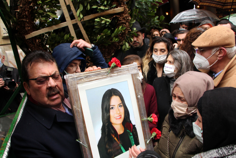 Tuzla’da eski nişanlısı tarafından öldürülen avukat Dilara Yıldız’ın annesi: Ömür boyu dışarı çıkmasın istiyorum