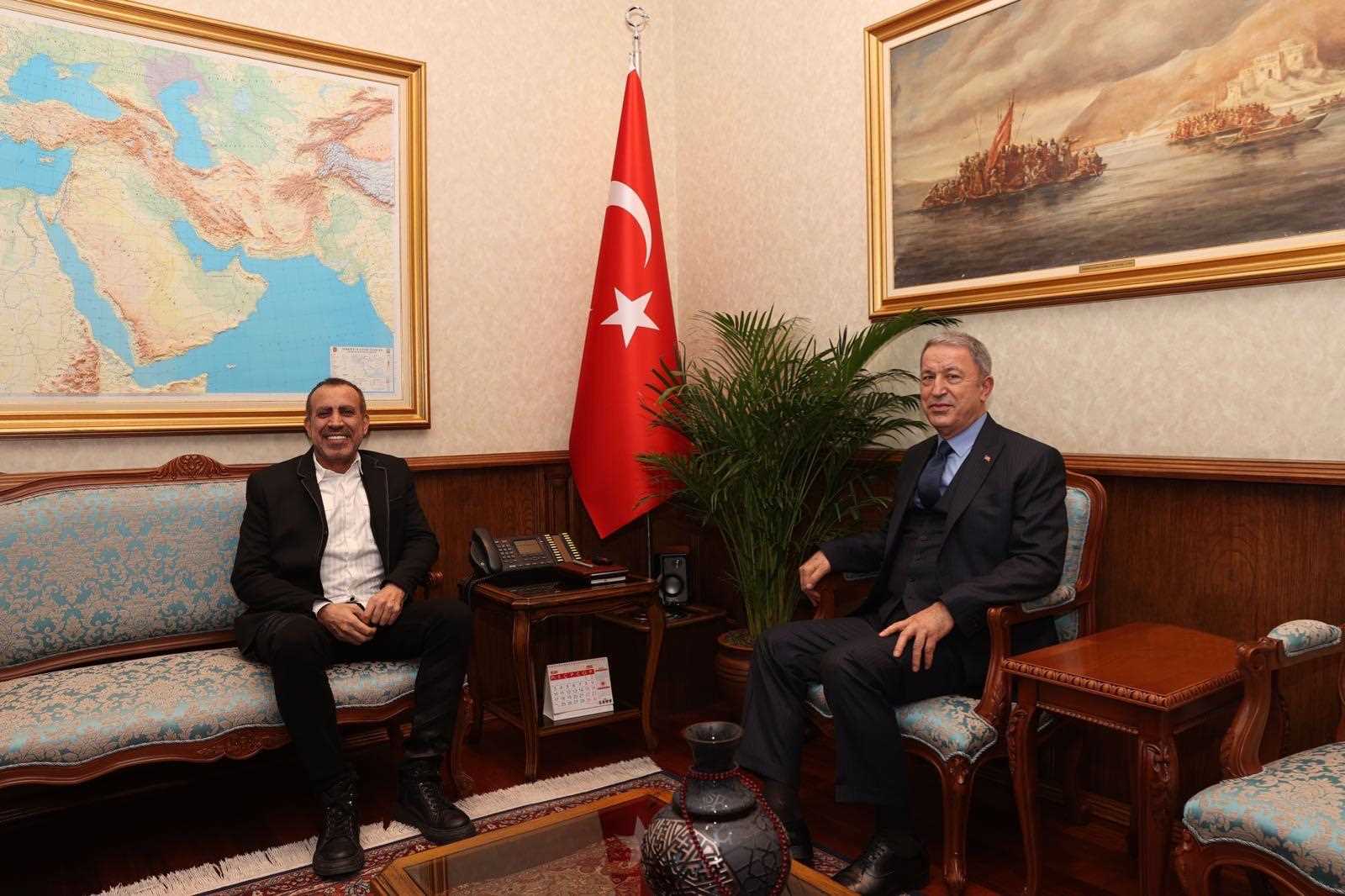 Mehmetçik Vakfı’na bağış yapan Haluk Levent Milli Savunma Bakanı Hulusi Akarı ziyaret etti