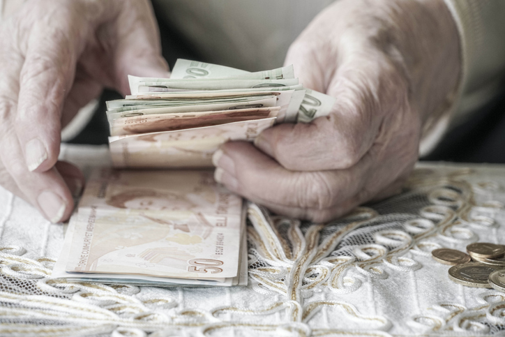 Emekliler dikkat! SSK ve Bağ-Kur emekli maaşı ne zaman yatacak? 2022 Ocak zamlı maaş farkı ödeme tarihi