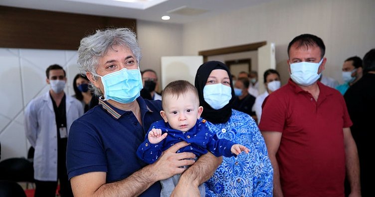 Dünyanın ilk rahim nakli ile doğan Ömer Özkan 20 aylık oldu! Anne Derya Sert konuştu