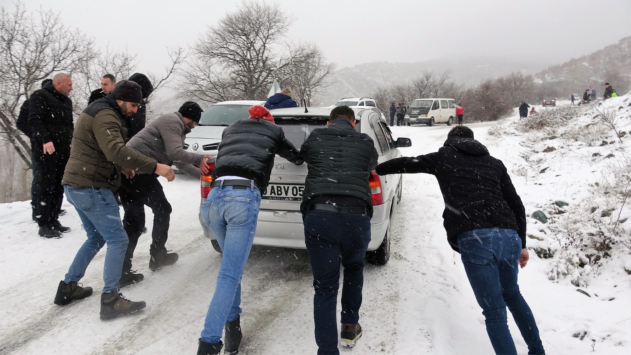 Tokat’ta kar keyfi sürmek isteyen vatandaşların hevesi kursağında kaldı