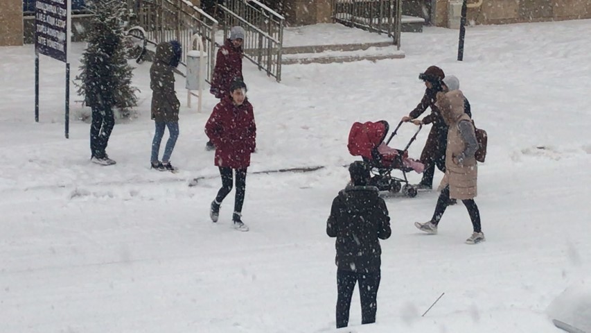 Yüz yüze eğitme kar engeli! Peki İstanbul, Ankara ve İzmirde 19 Ocak 2022 Çarşamba günü okullar tatil mi? Son Dakika Haberi