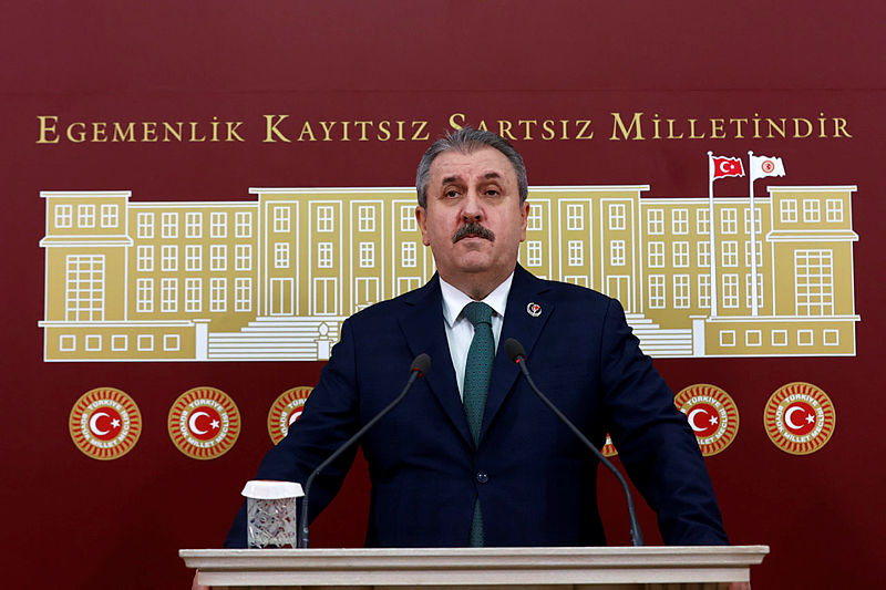 BBP Genel Başkanı Mustafa Desticiden Başkan Erdoğana hakaret eden Sedef Kabaşa tepki