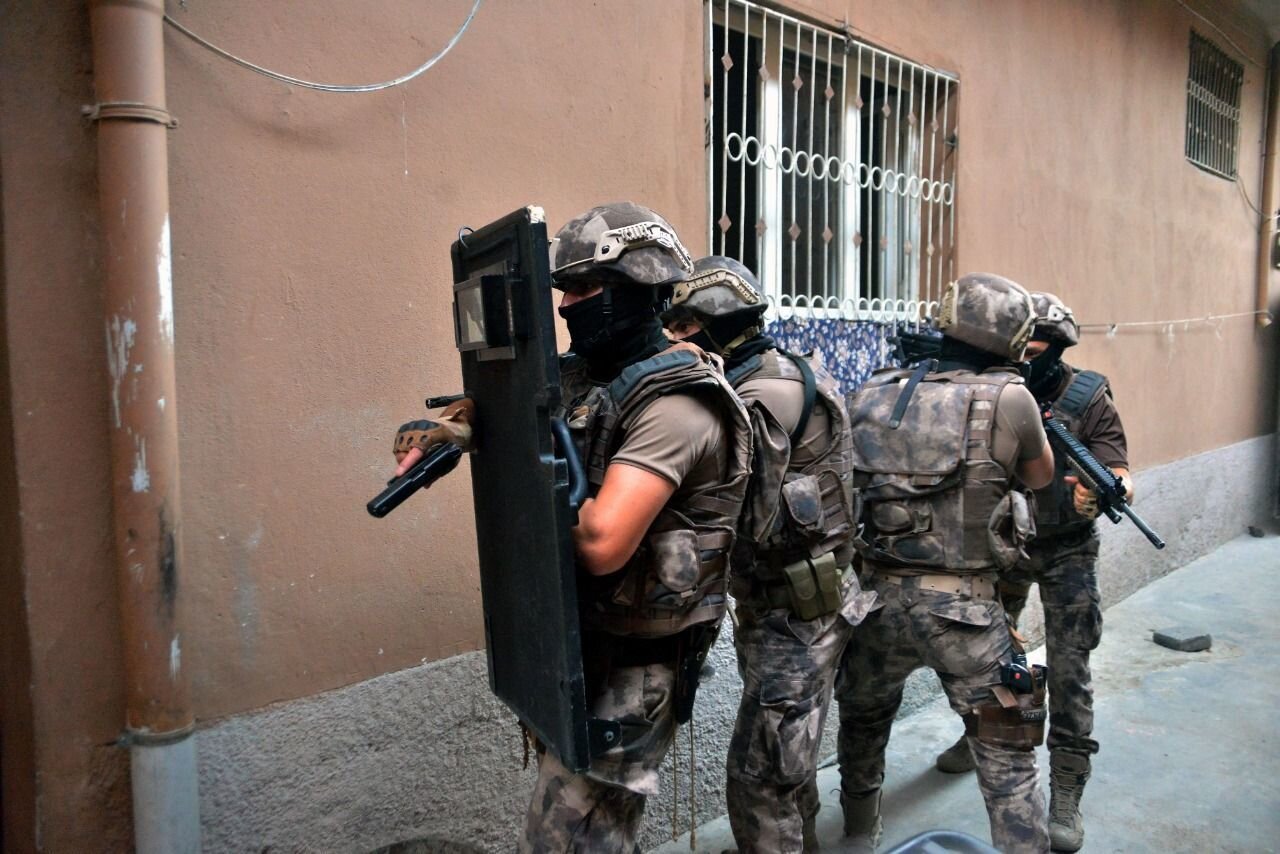 Son dakika: İstanbulda DEAŞ operasyonu: 10 gözaltı