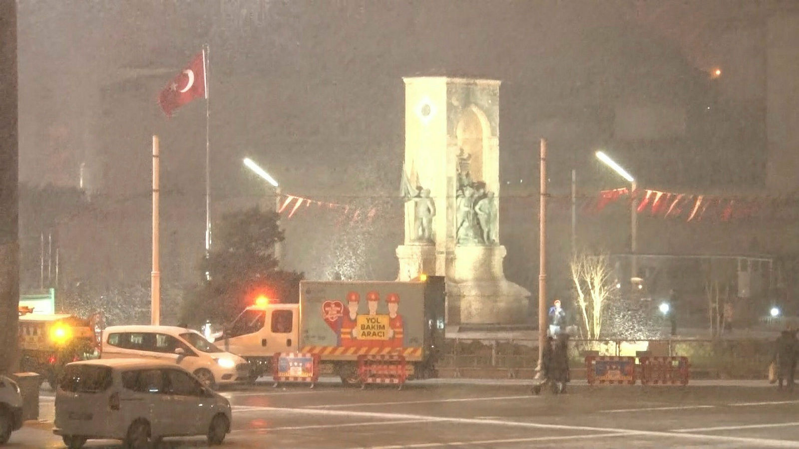 İstanbul kar yağışı ne zaman bitecek? Meteoroloji uyarısı İstanbul 5 günlük hava durumu!