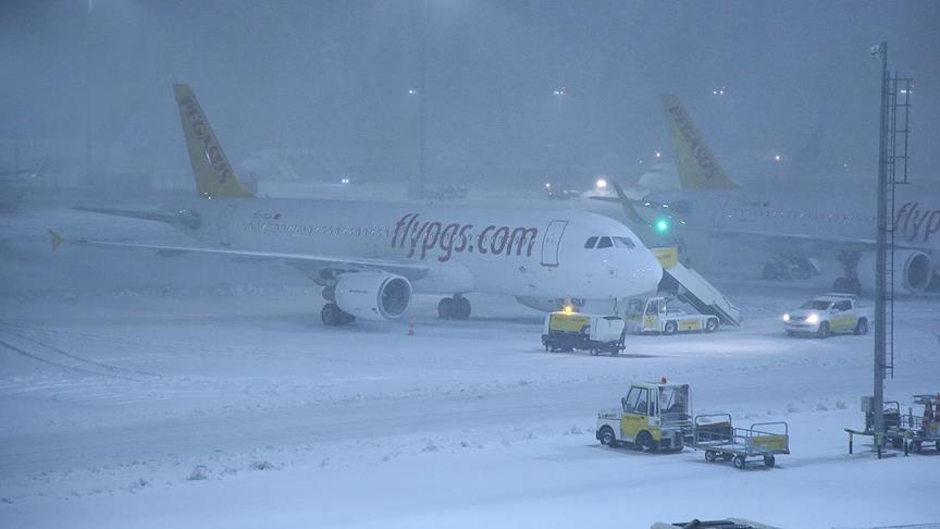 Son dakika: Sabiha Gökçen Havalimanında kar kısıtlaması