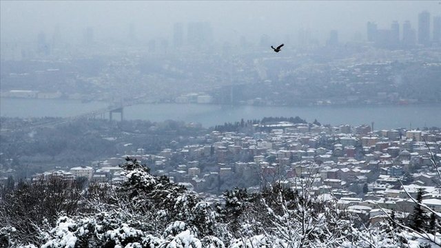 Son dakika: İstanbul Valiliğinden kar yağışı sonrası flaş karar! Mesai 15.30da sona erecek