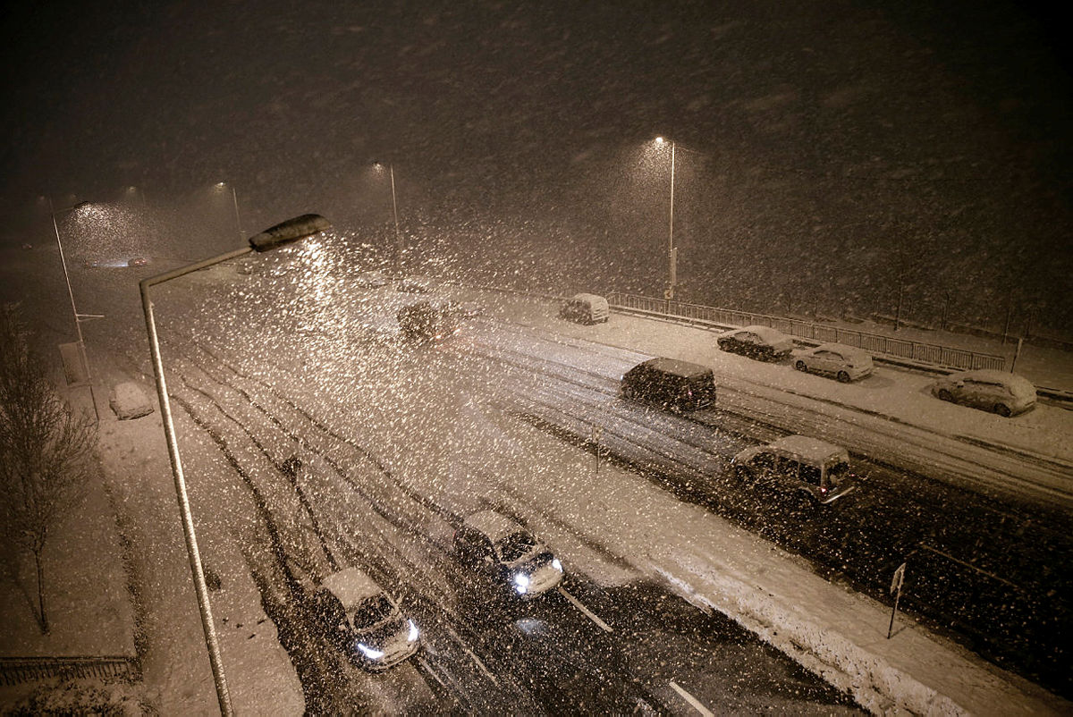 İstanbulda kar esareti: Yollar trafiğe açıldı! İçişleri Bakanı Soylu ve Ulaştırma Bakanı Karaismailoğlundan flaş uyarı | Dakika dakika gelişmeler...