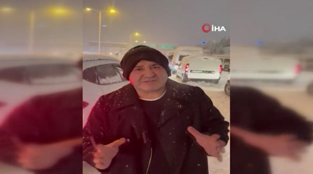 Kar nedeniyle yolda kalan Şafak Sezer isyan etti: 21 saattir yoldayım! Kendimi hastaneye atacağım