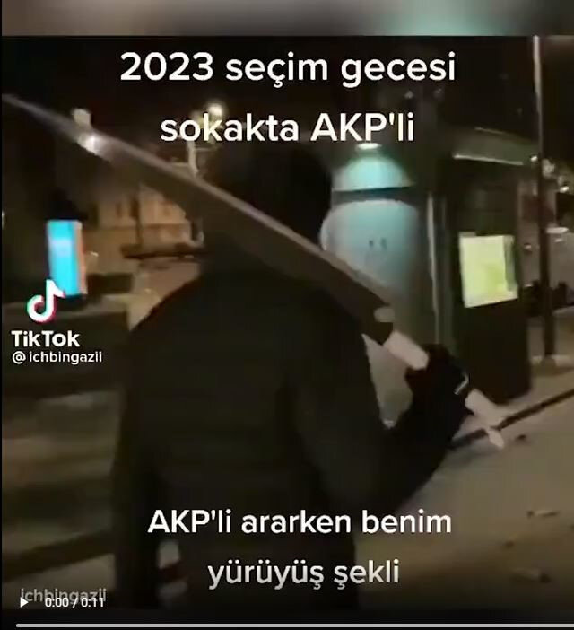 Eserinle gurur duy Kemal Kılıçdaroğlu! Elde kılıç yüzde maske ile AK Partiye oy veren vatandaşlara tehdit! Sosyal medyada büyük tepki çekti...