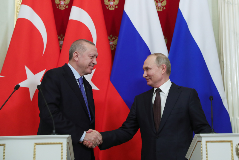 Rusya Devlet Başkanı Putinden Başkan Erdoğana geçmiş olsun mesajı