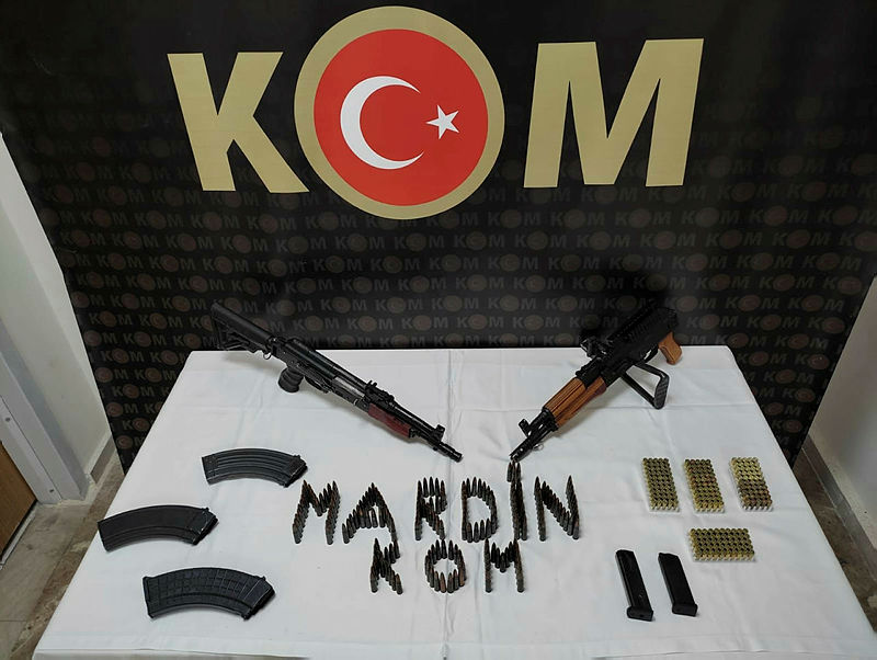 Mardin’de ruhsatsız silah ve mühimmat ele geçirildi! Bir kişi gözaltında