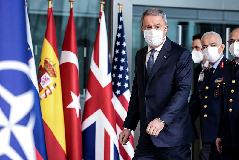 Milli Savunma Bakanı Hulusi Akar NATO Karargahında