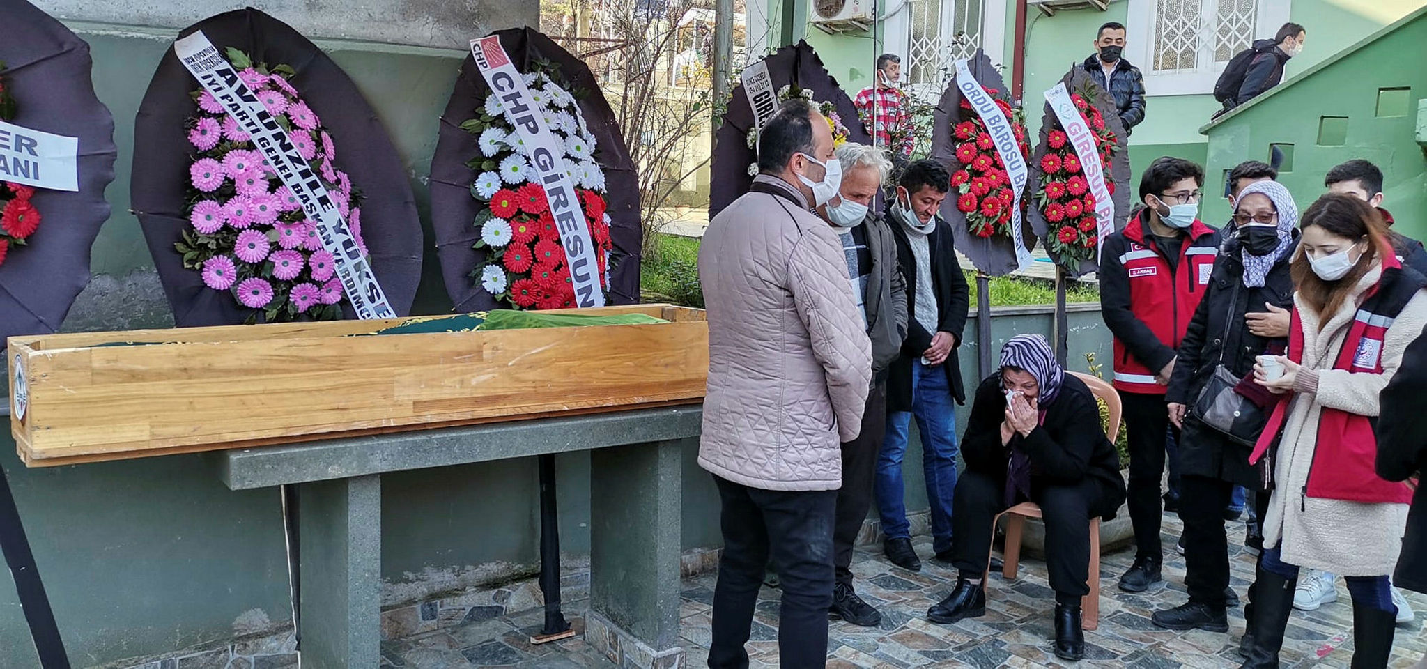 Türkiyeyi ayağa kaldıran cinayet! Sıla Şentürkün annesi tabutunun başında gözyaşı döktü