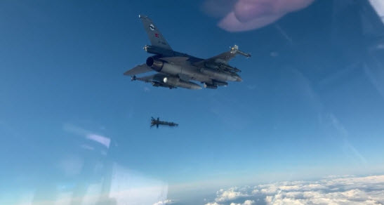 Son dakika: Türk jetleri Irakın kuzeyindeki Metinayı bombaladı! 2 PKKlı terörist...