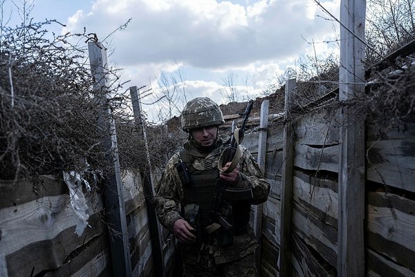 Donetsk ve Luhansk'ta büyük kutlama! Bağımsızlık haberi sonrası Rus bayraklarıyla sokağa çıktılar! - 4