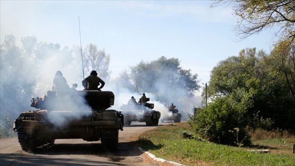 Donetsk ve Luhansk'ta büyük kutlama! Bağımsızlık haberi sonrası Rus bayraklarıyla sokağa çıktılar! - 5