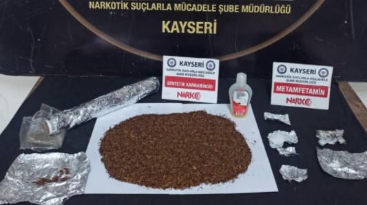 Kayseri’de zehir tacirliği yapanlar yakalanacaklarını anlayınca uyuşturucuyu sobaya attılar