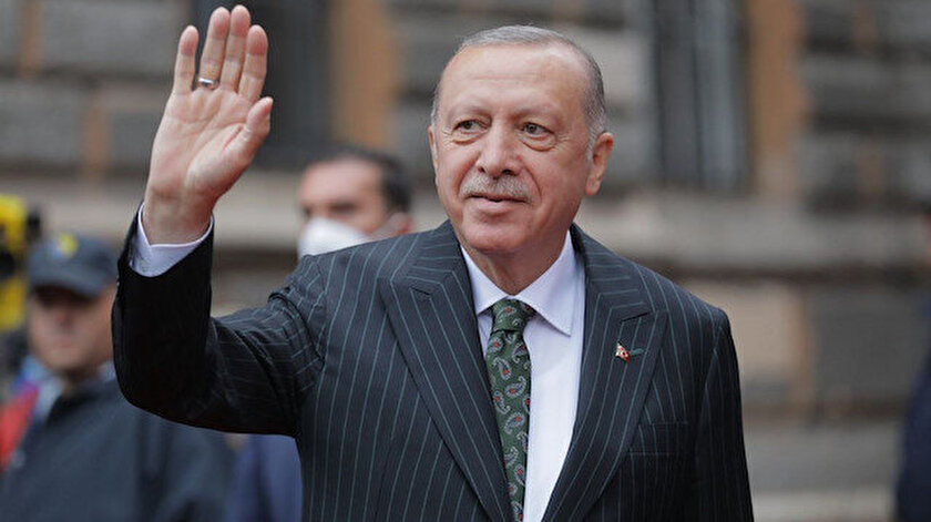 Başkan Erdoğana sosyal medyadan doğum günü tebrikleri: #İyikiDoğdunREİS
