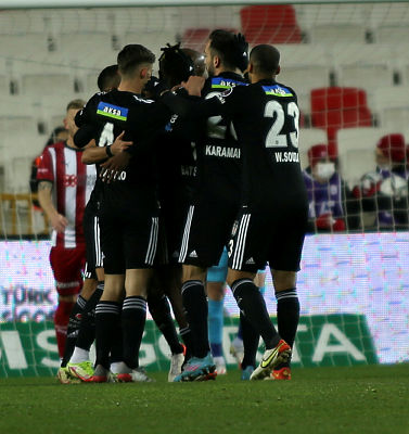 Sivasspor: 2 - Beşiktaş: 3 MAÇ SONUCU Kara Kartal Sivasta galip