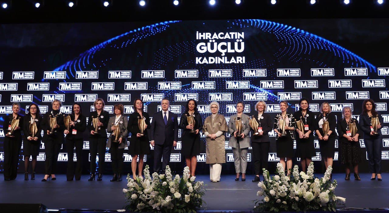 Emine Erdoğandan başarılı kadın ihracatçılara tebrik