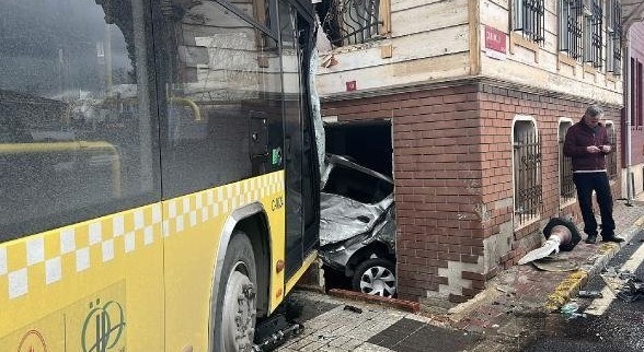 Beykoz’da İETT otobüsünün ortalığı savaş alanına çevirdiği kazada yeni görüntüler