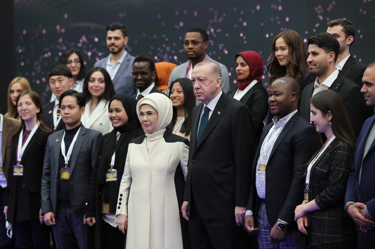 Antalya Diplomasi Forumuna katılan Emine Erdoğandan barış ve dayanışma çağrısı