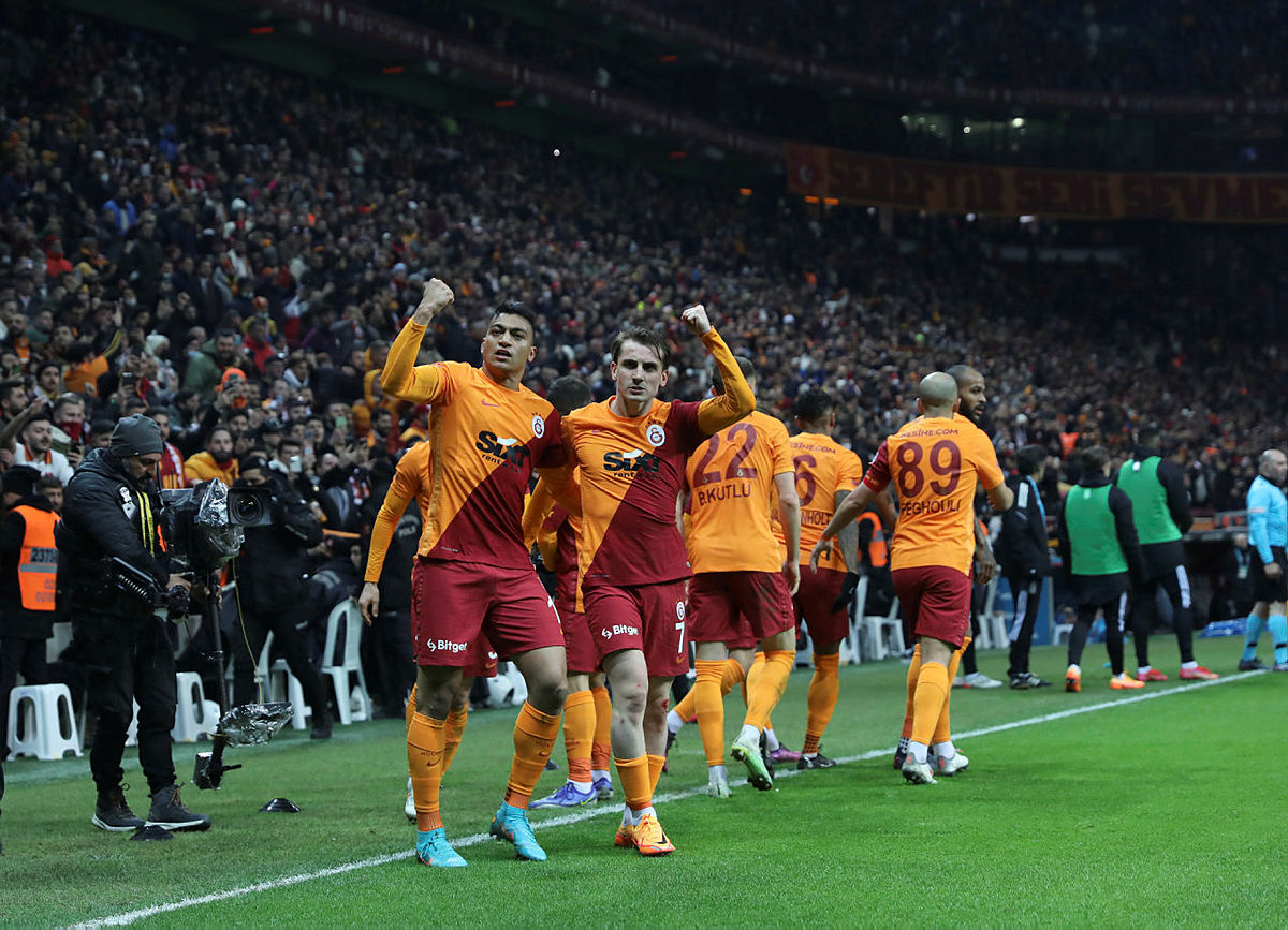Dev derbide Cimbom Beşiktaşı devirdi! Galatasaray 2-1 Beşiktaş (MAÇ SONUCU-ÖZET)