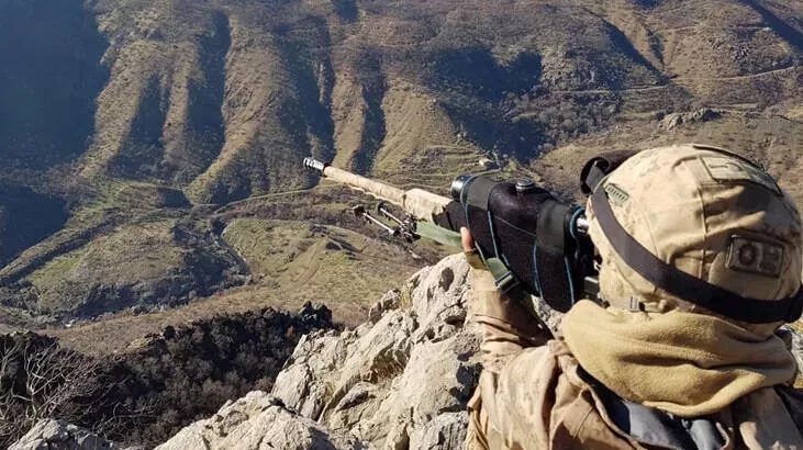 Son dakika: MSB duyurdu! Fırat Kalkanı bölgesinde PKKya darbe: 3 terörist etkisiz hale getirildi