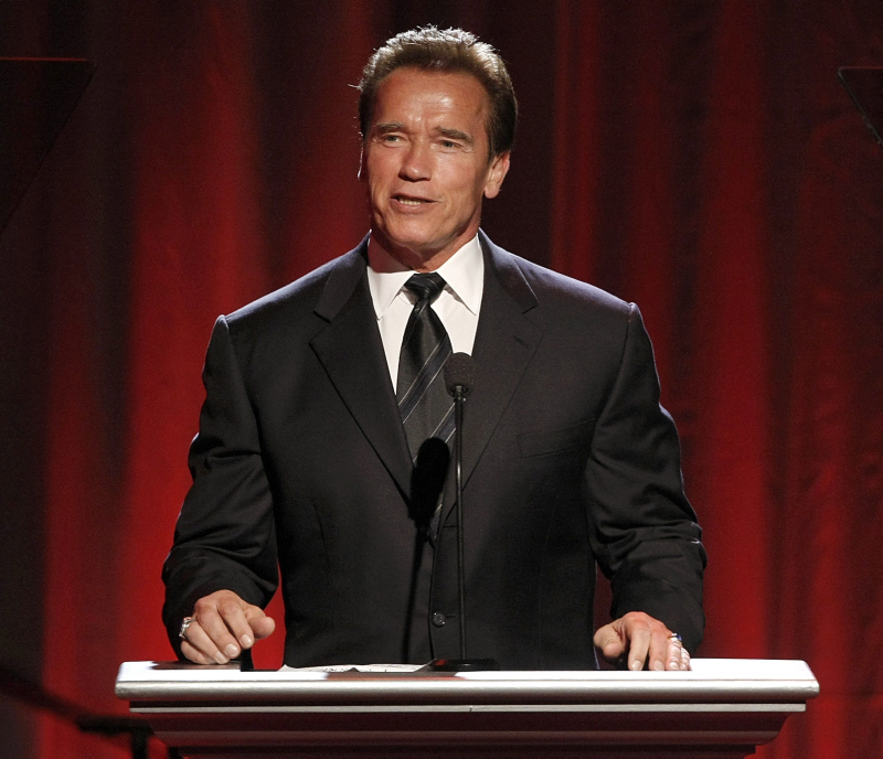 Ünlü aktör Arnold Schwarzenegger Rusya Devlet Başkanı Putine seslendi: Bu savaşı sen başlattın sen durdur!
