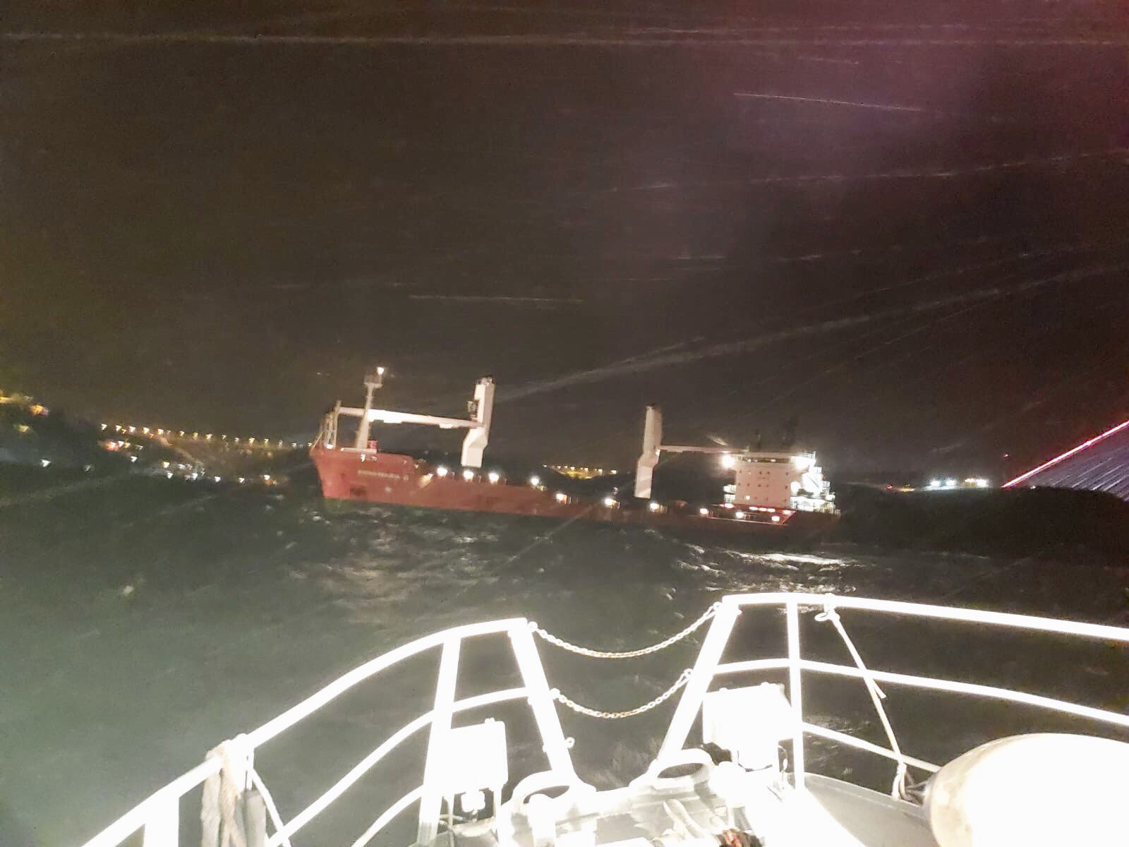 Son dakika: İstanbul Boğazında gemi trafiği çift yönlü askıya alındı
