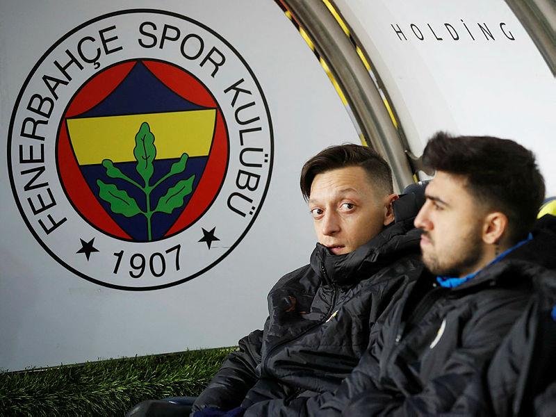 Fenerbahçede sıcak gelişme! Mesut Özil ve Ozan Tufan neden kadro dışı kaldı?