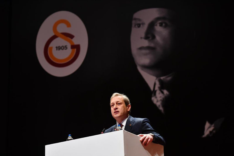 Galatasarayda mali kongre toplantısı! Başkan Burak Elmastan dikkat çeken sözler: Kurtuluş mücadelesi