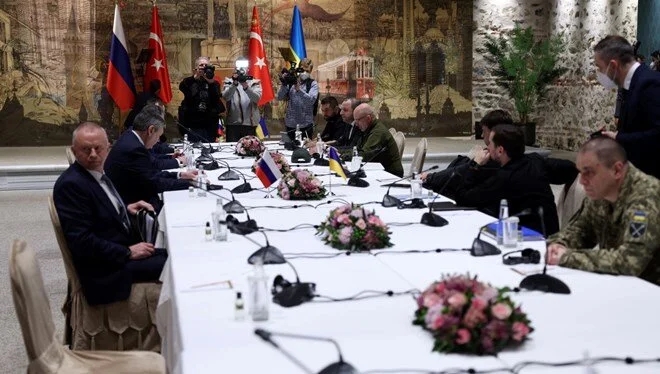 Son dakika: Dünyanın gözü İstanbulda! Rusya-Ukrayna müzakere heyetleri Dolmabahçede bir araya geldi: Türkiye de garantör olsun
