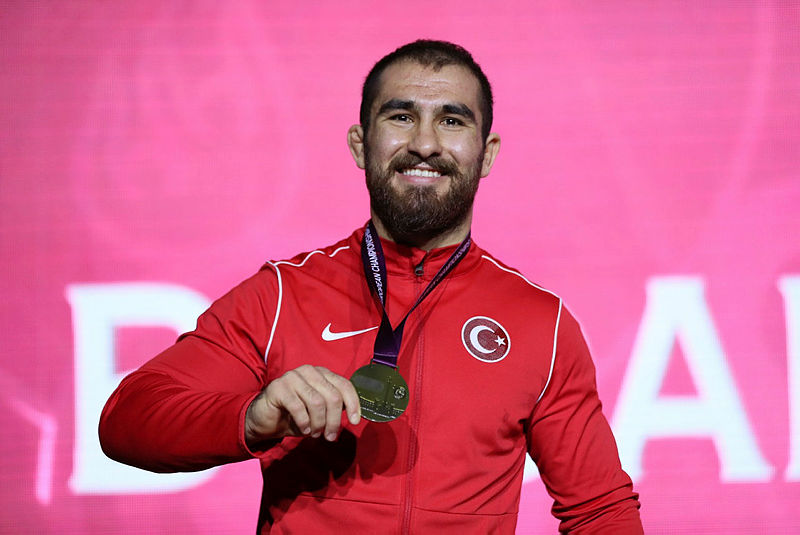 Milli güreşçi Feyzullah Aktürk Avrupa şampiyonu