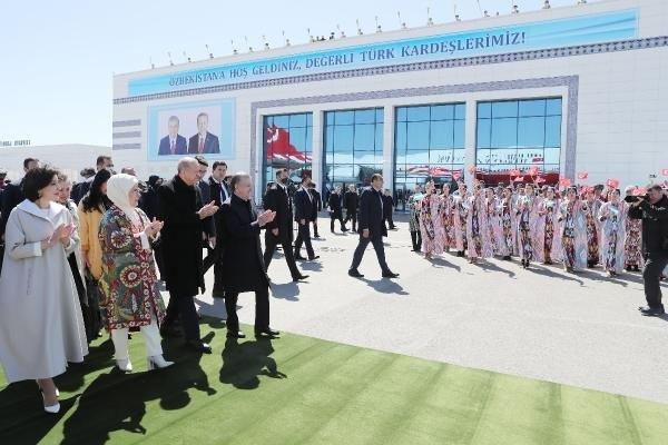 Özbekistanda Başkan Recep Tayyip Erdoğan coşkusu! Başkan Erdoğan Hiveyi ziyaret etti