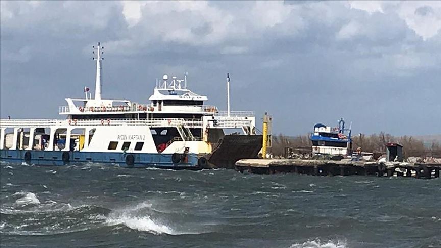 Son dakika: Çanakkalede feribot seferlerine fırtına engeli