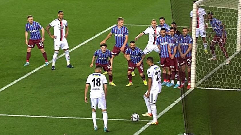 Beşiktaş Trabzonspor maçında kural hatası yapıldığı iddiasıyla TFFye başvuruda bulundu