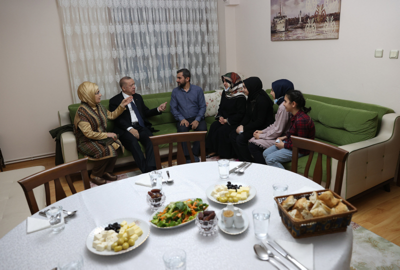 Başkan Erdoğan ve eşi Emine Erdoğanı iftarda ağırlayan Kılıçaslan ailesi: Güzel bir akşam geçirdik
