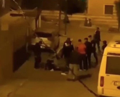 Pendikte sokak ortasında kucağında çocuk olan kadına şiddet anları kamerada