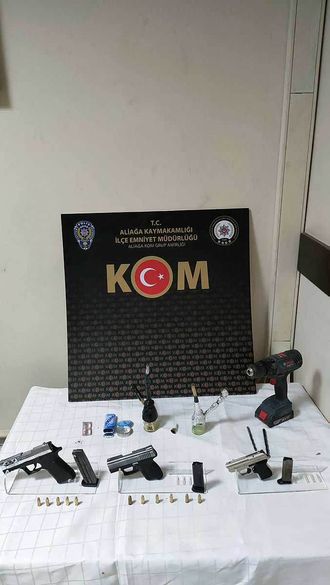 İzmir’de yası dışı silah ticareti operasyonu