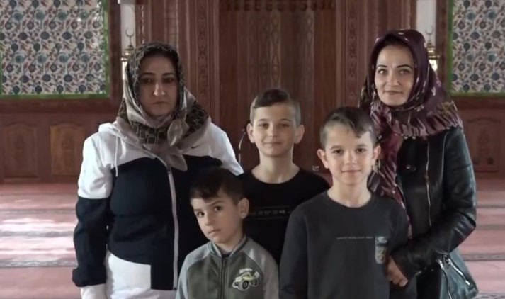Moldovalı aile İslam’dan etkilenip Müslüman oldu!
