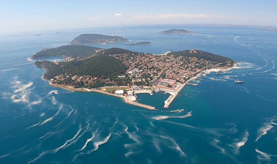 Marmara Denizi hasta! Çevre ve Şehircilik Bakanlığı duyurdu: Oksijen azalıyor azot ve fosfor oranı artıyor
