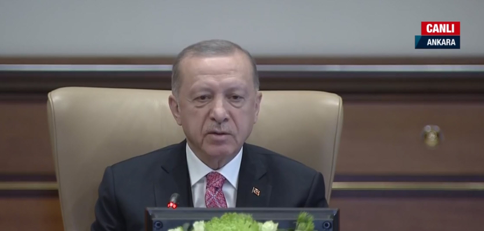 Bir dönem sona erdi! Başkan Erdoğan açıkladı: Maske zorunluluğu kalktı! 2 yerde zorunluluk sürecek