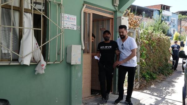 Bursa’da şoke eden olay! Boğazına bıçak dayayıp, kendini odaya kilitledi - 4