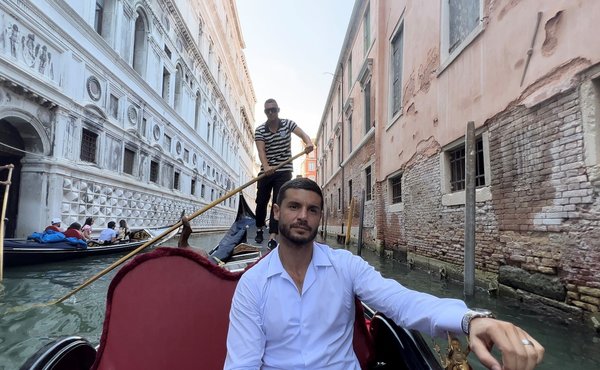 atv’nin yeni dizisi Bir Küçük Gün Işığı İtalya’da sete çıktı!