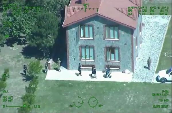 1659447433278.jpeg Nefes kesen operasyon! Uyuşturucu tacirleri böyle yakalandı - 4