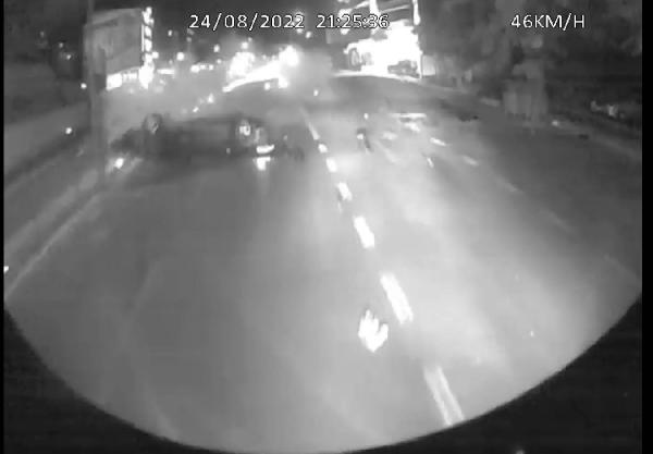 kahramanmarasta-zincirleme-kaza-2si-agir-3-yarali-1661412641342.jpg Kahramanmaraş’ta zincirleme kaza! 2'si ağır 3 yaralı - 4