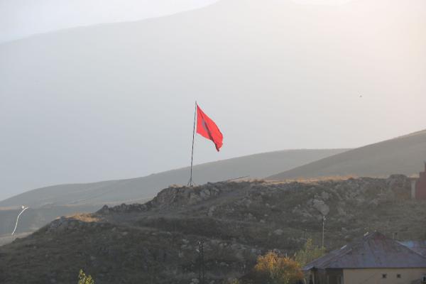 turkiyenin-ilk-kadin-korucusu-hayatini-kaybetti-gulsen-oztepe-kansere-yenik-dustu-1666684285185.jpg Türkiye’nin ilk kadın korucusu hayatını kaybetti! Gülşen Öztepe kansere yenik düştü - 2
